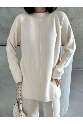 Çımalı yırtmaçlı triko takım Çımalı yırtmaçlı triko takım