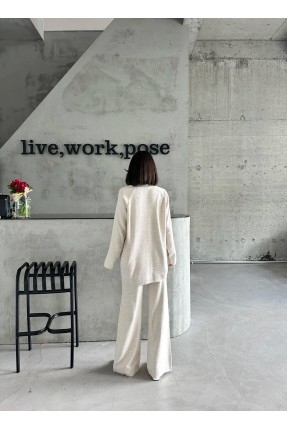 Çımalı yırtmaçlı triko takım Çımalı yırtmaçlı triko takım