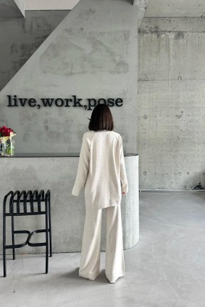 Çımalı yırtmaçlı triko takım Çımalı yırtmaçlı triko takım