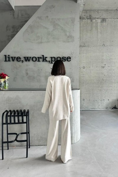 Çımalı yırtmaçlı triko takım Çımalı yırtmaçlı triko takım