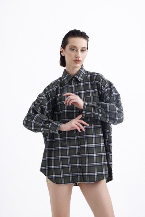 Klasik yaka düğmeli cep detay oversize ekose gömlek Klasik yaka düğmeli cep detay oversize ekose gömlek