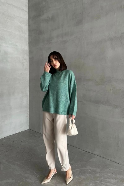 Şardonlu delikli kazak Şardonlu delikli kazak