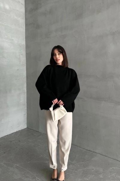 Şardonlu delikli kazak Şardonlu delikli kazak