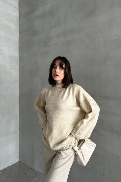 Şardonlu delikli kazak Şardonlu delikli kazak