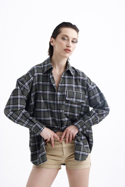 Klasik yaka düğmeli cep detay oversize ekose gömlek