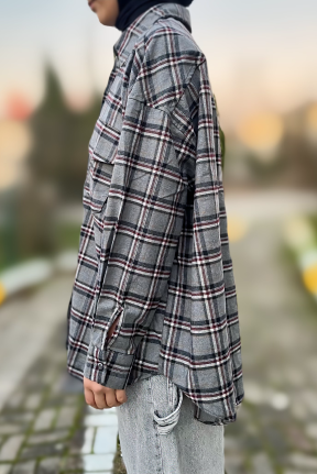 Klasik yaka cep detay oversize ekose gömlek Klasik yaka cep detay oversize ekose gömlek