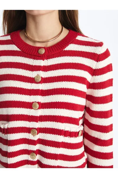 Düğmeli çizgili triko hırka