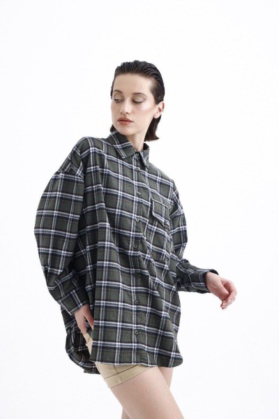 Klasik yaka düğmeli cep detay oversize ekose gömlek