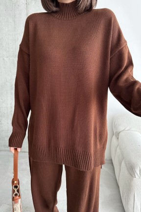 Paçası katlı triko takım