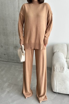 Paçası katlı triko takım