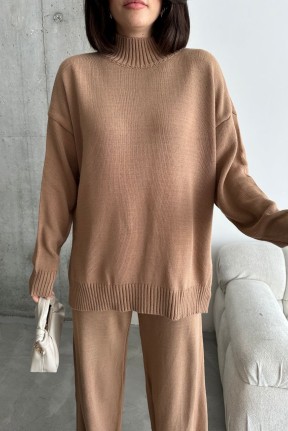 Paçası katlı triko takım