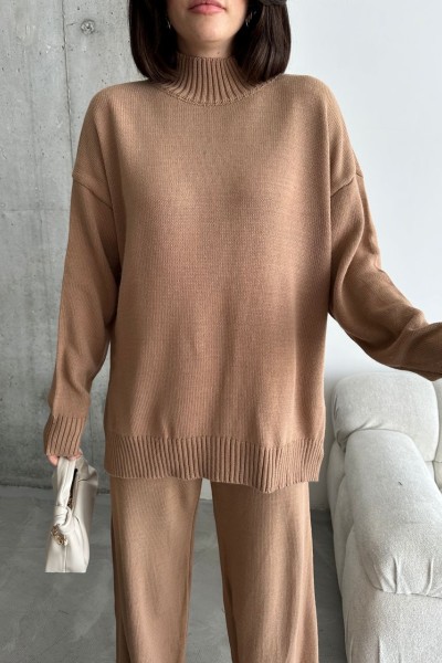 Paçası katlı triko takım